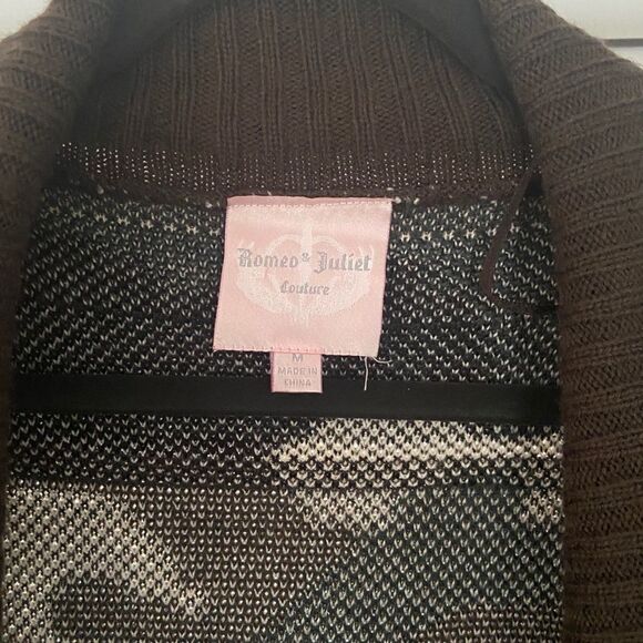 Romeo and Juliet Couture Camo Open Sweater - Picture 6 of 8